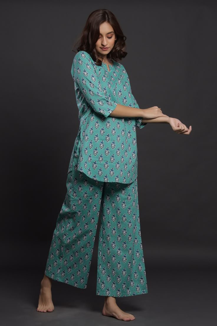 Floral printed 100% pure cotton nightsuit h2