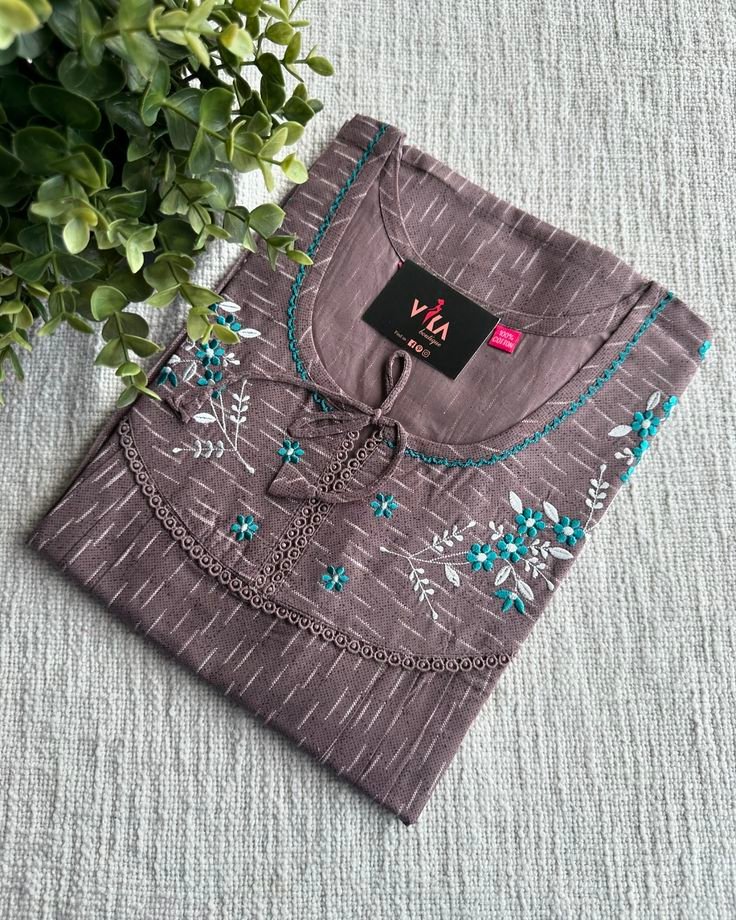Crack Embroidery Nighty a20a